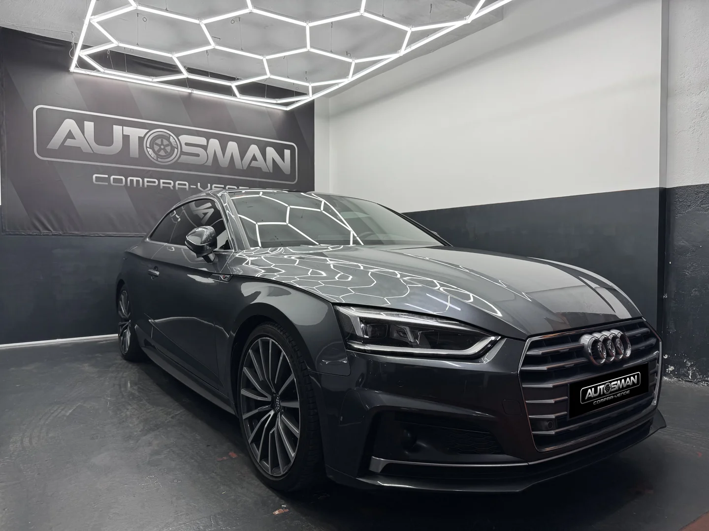 AUDI A5 S line 40 TFSI 140kW S tronic Coupe 2019 Híbrido Gris - Motor